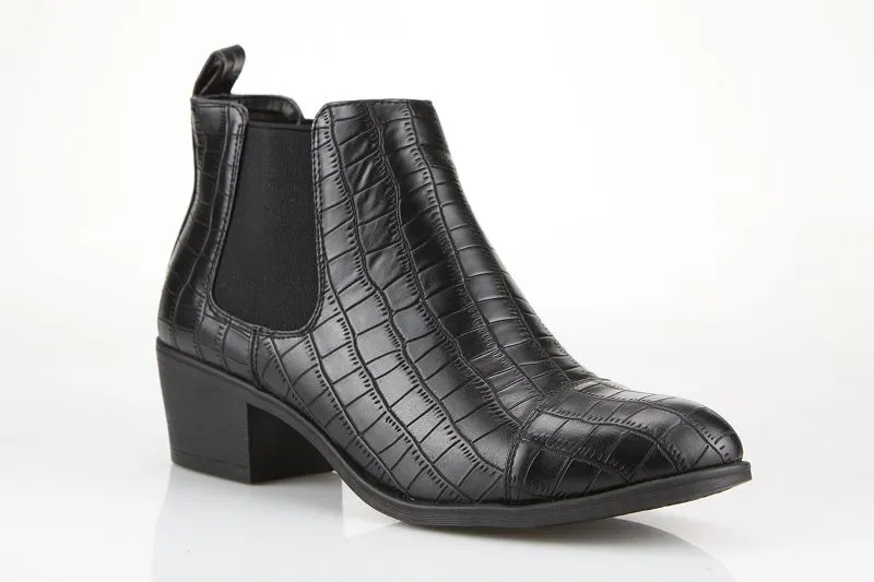 Pointed Chelsea Boots Womens